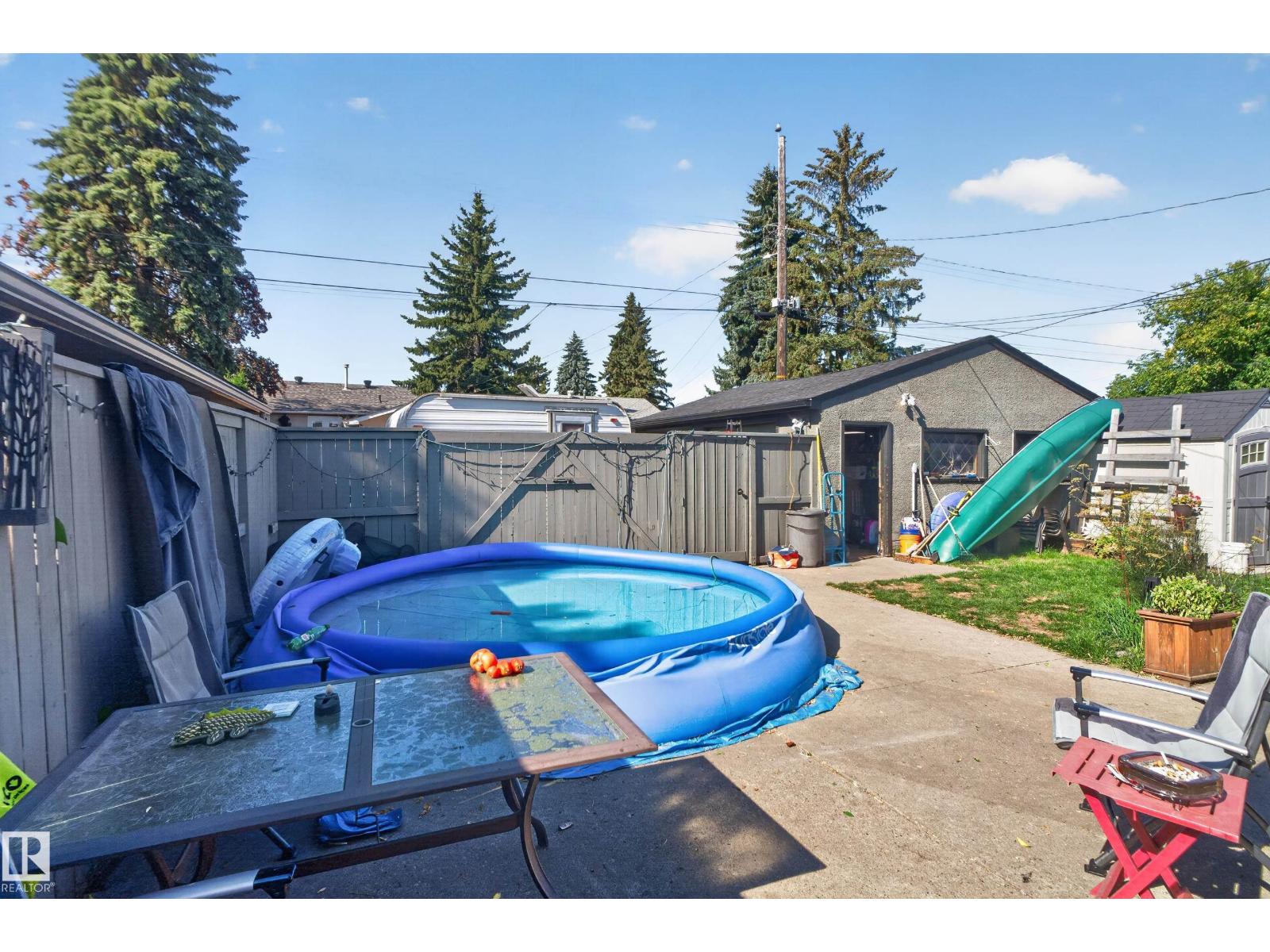 10548 40 ST NW - 38