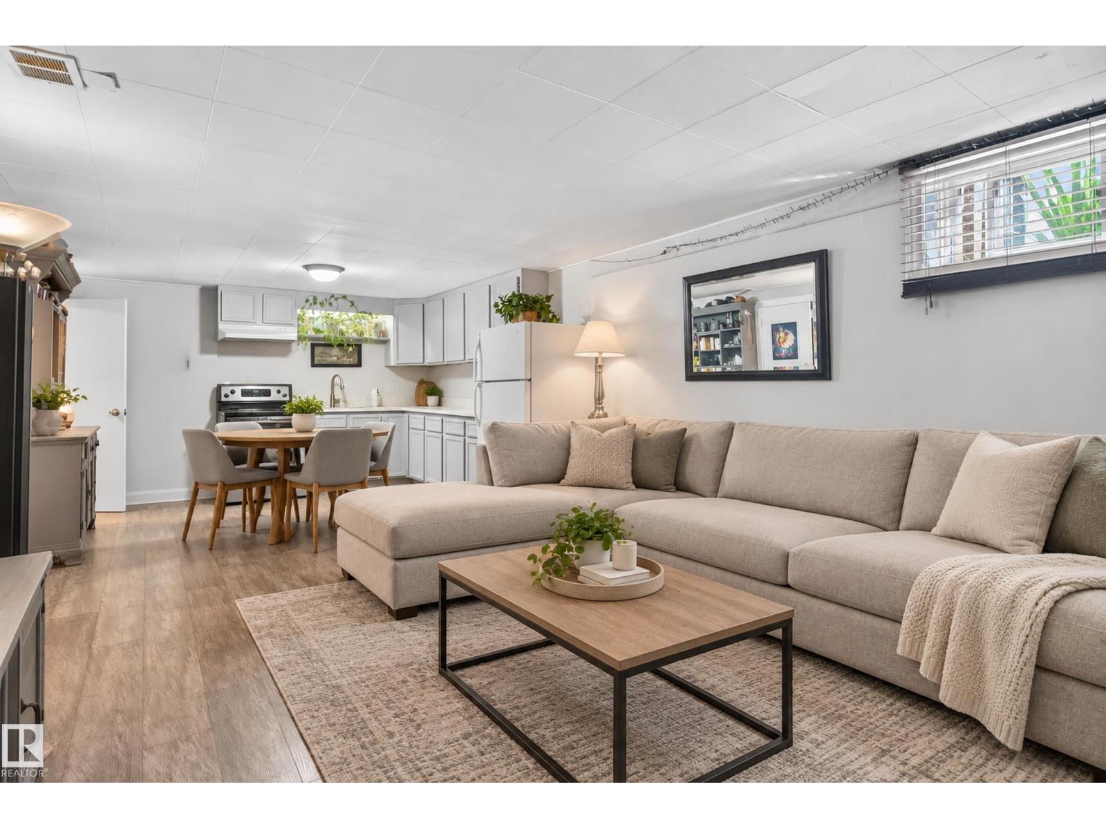 10548 40 ST NW - Image 24