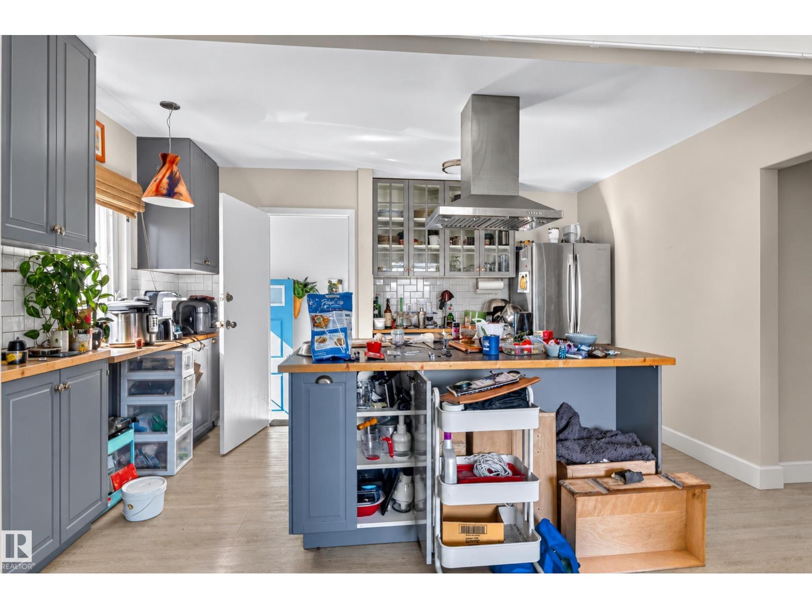 10548 40 ST NW - 4
