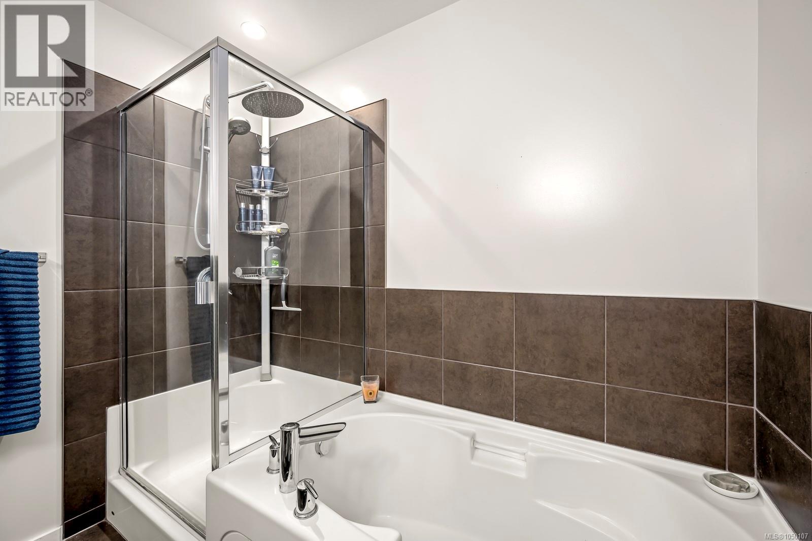 #17 700 Lancaster Way - 13