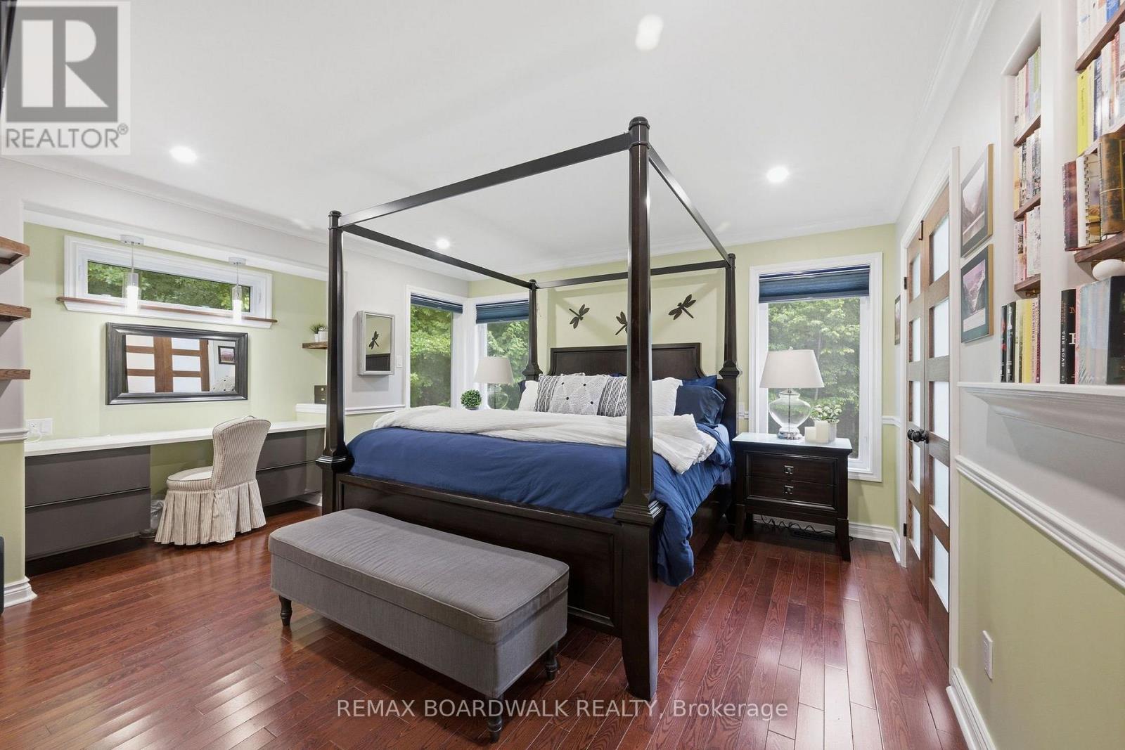 330 MEGAN DRIVE - Image 19
