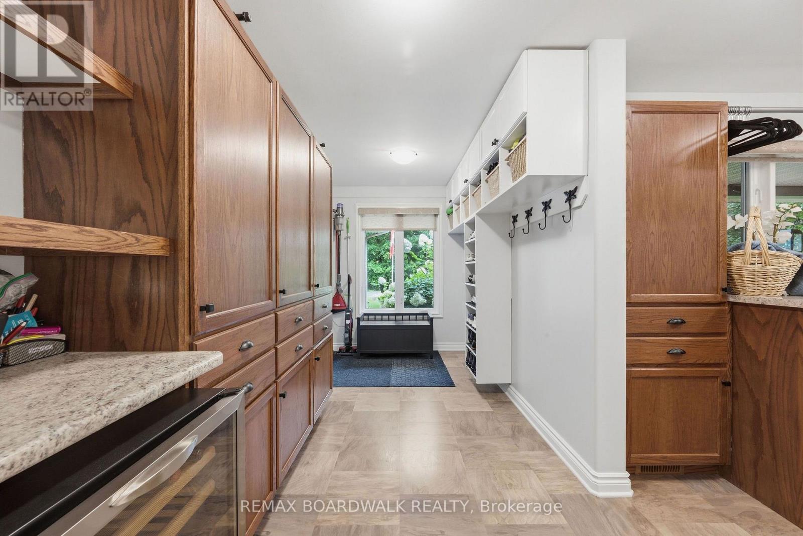 330 MEGAN DRIVE - Image 26