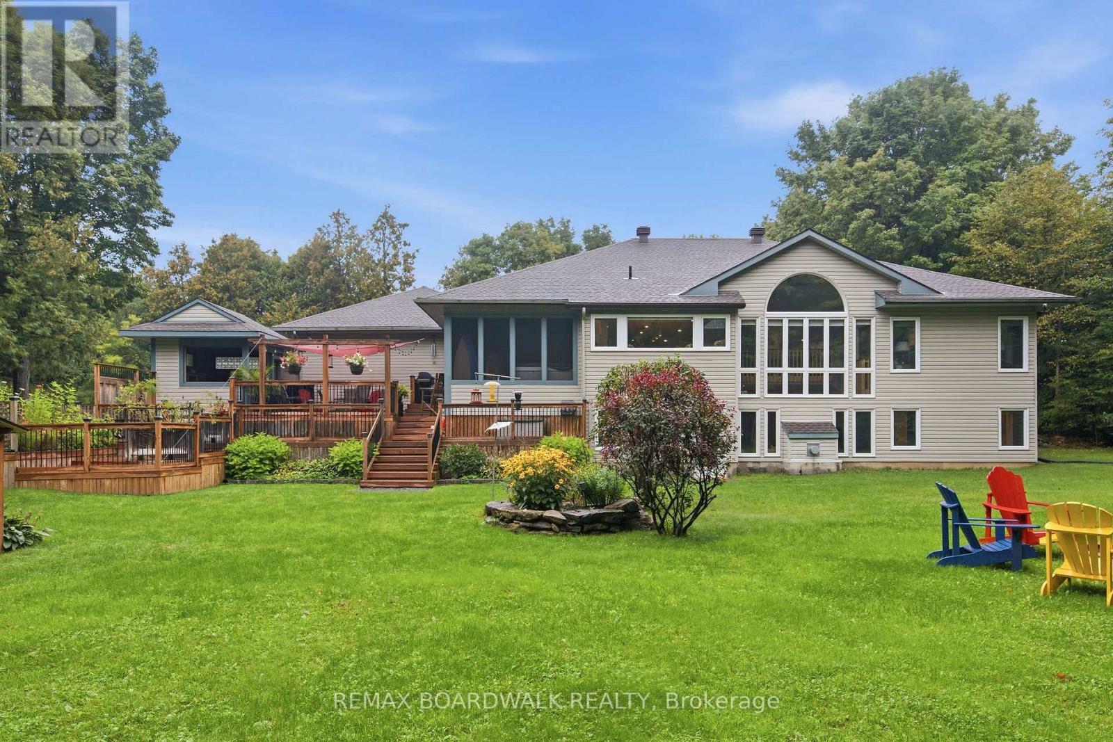330 MEGAN DRIVE - Image 41