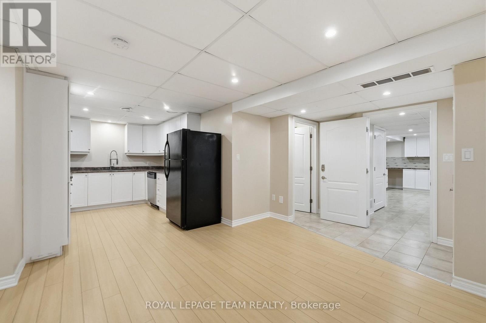 2080 FAIRBANKS AVENUE photo 41