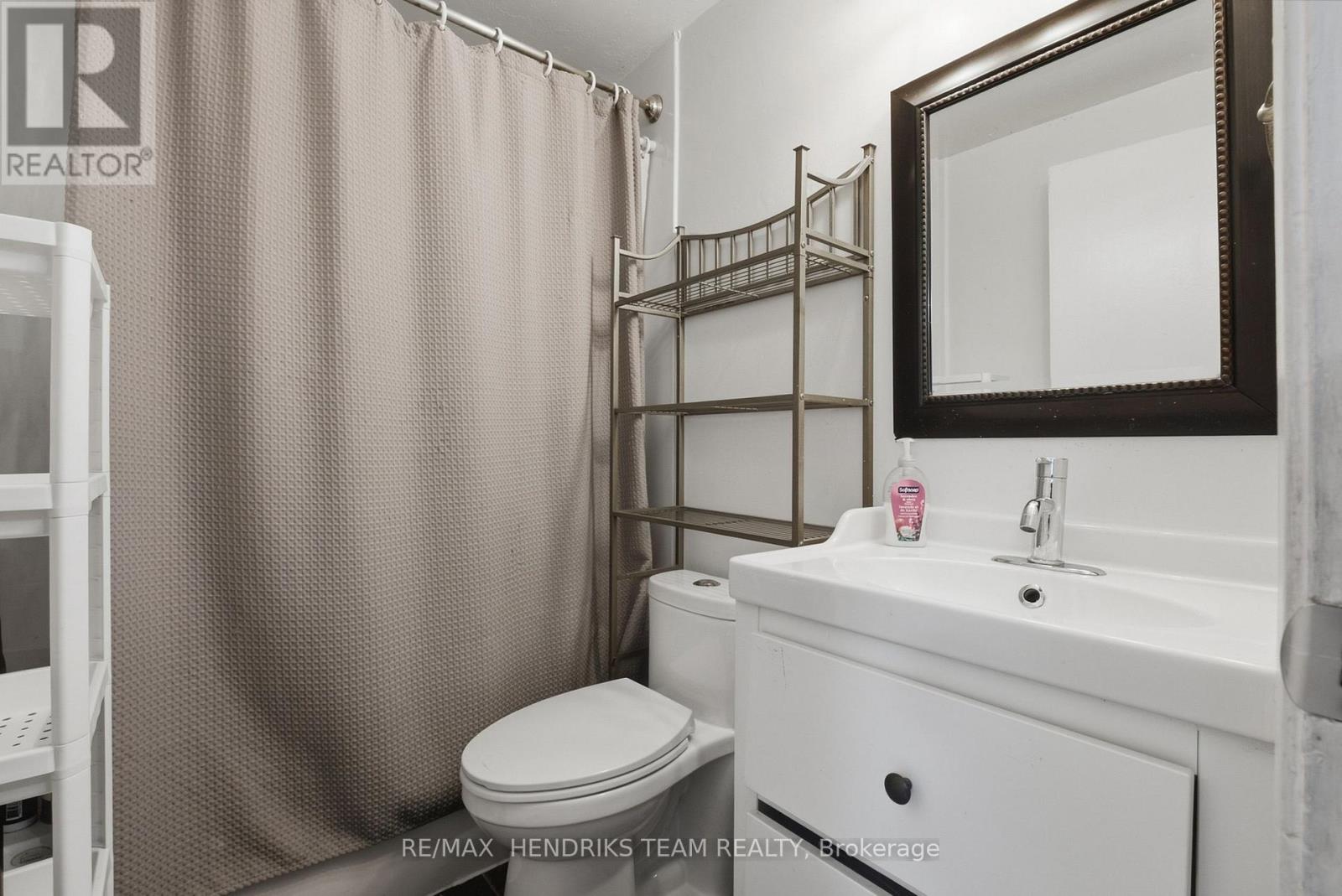 #22 25 LINFIELD DRIVE - 19