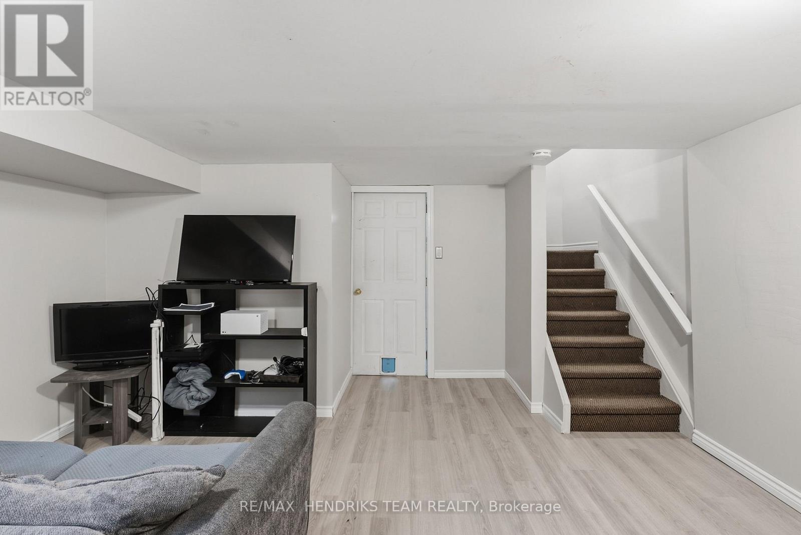 #22 25 LINFIELD DRIVE - Image 20