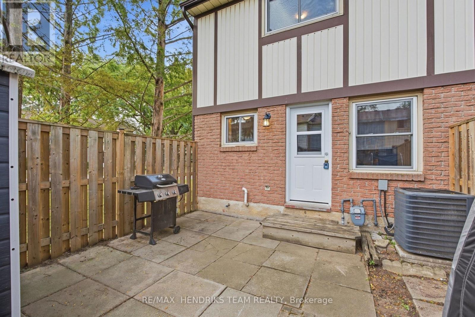 #22 25 LINFIELD DRIVE - Image 23