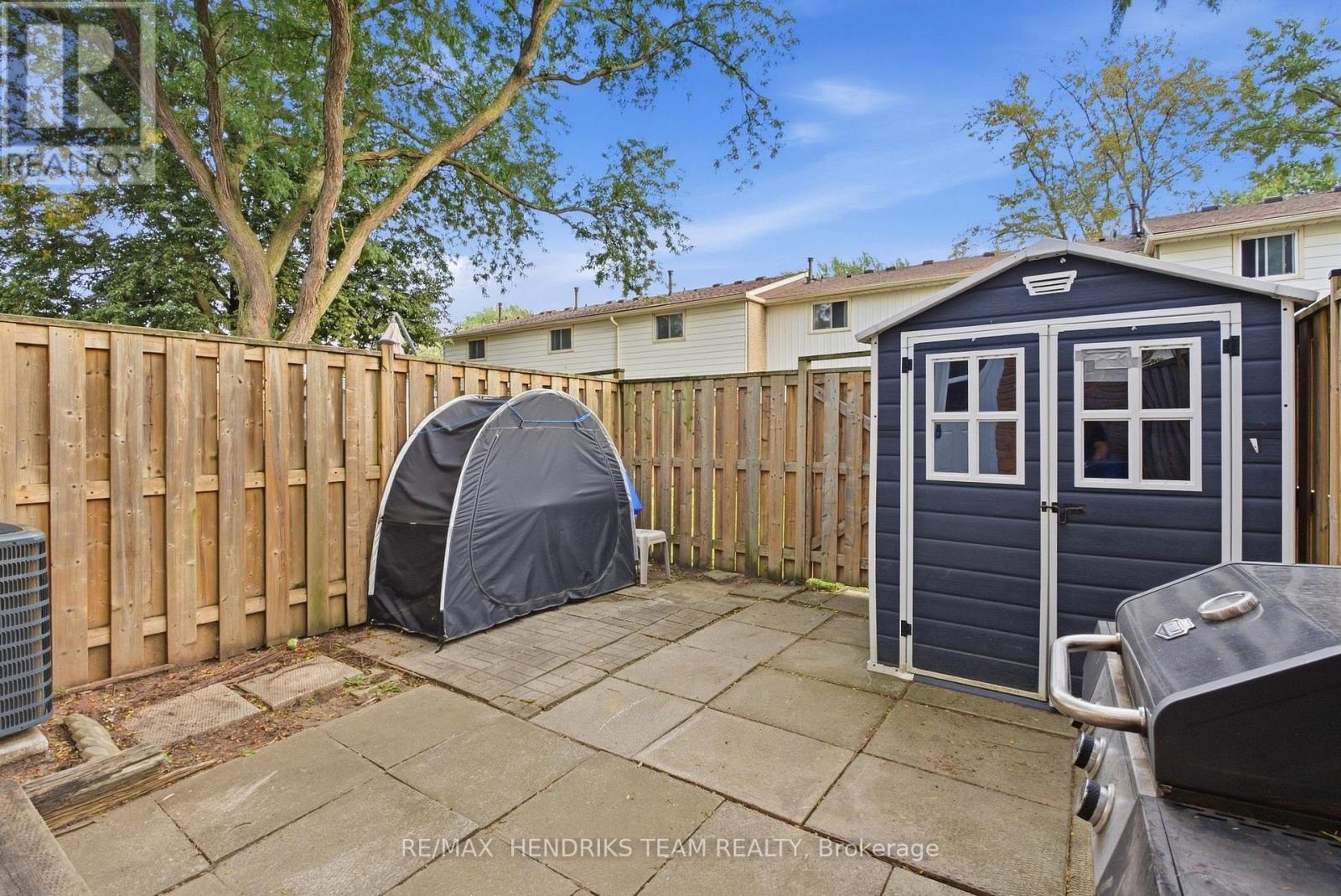 #22 25 LINFIELD DRIVE - Image 24