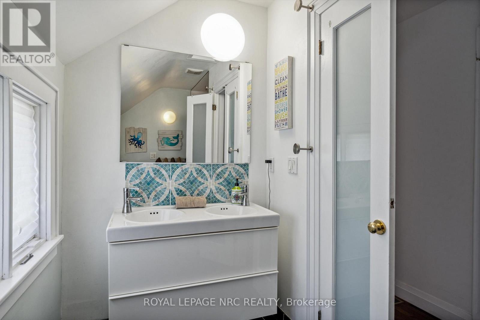 75 YATES STREET - 33
