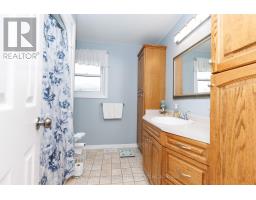 74 Pinehurst Drive, Welland, ON L3C3J1 Photo 16