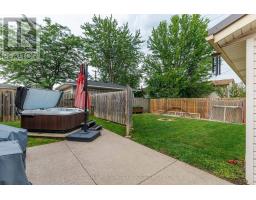 Kitchen - 74 Pinehurst Drive, Welland, ON L3C3J1 Photo 6