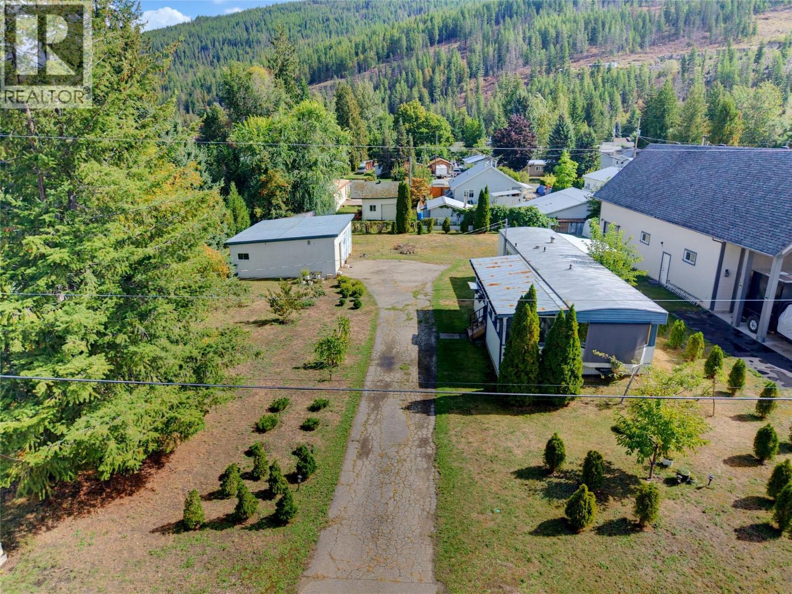 405 Gillis Avenue - 1