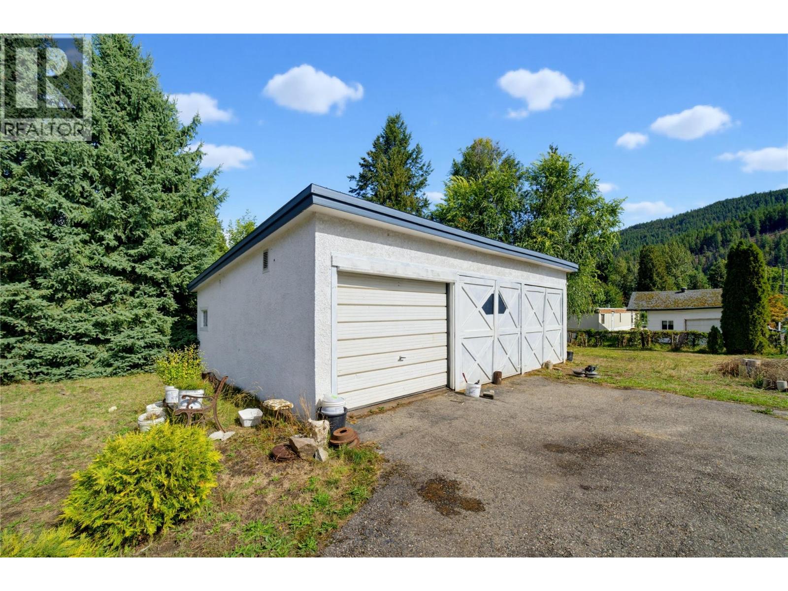 405 Gillis Avenue, Sicamous