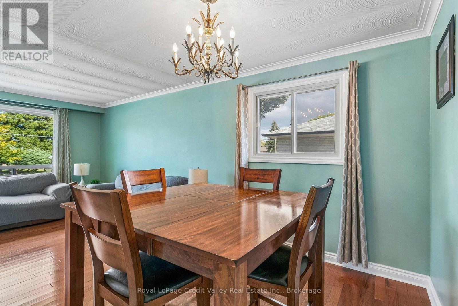 8 MILNER ROAD - 12
