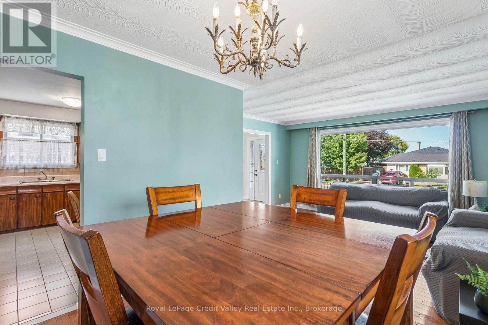 8 MILNER ROAD - 13