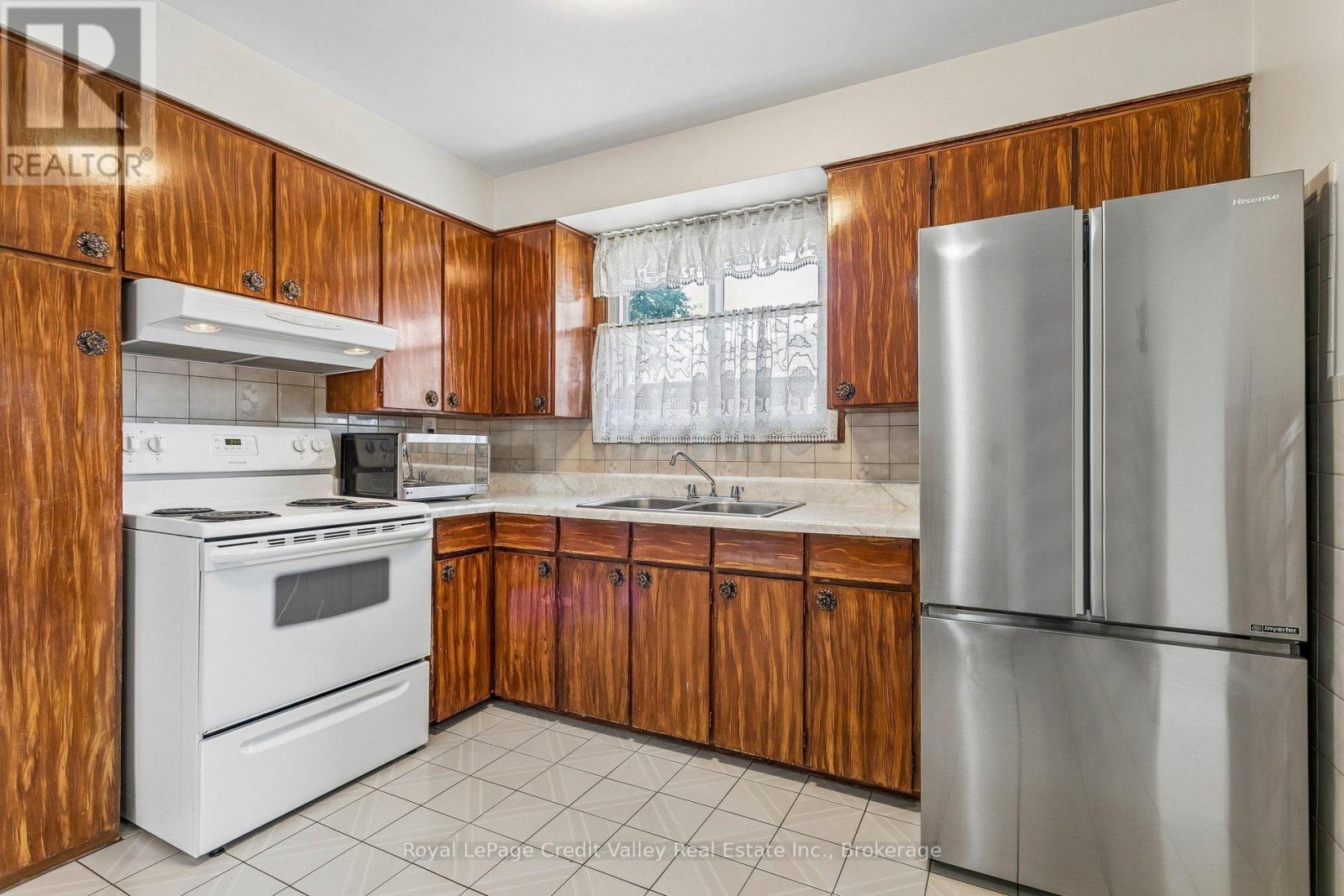 8 MILNER ROAD - 15