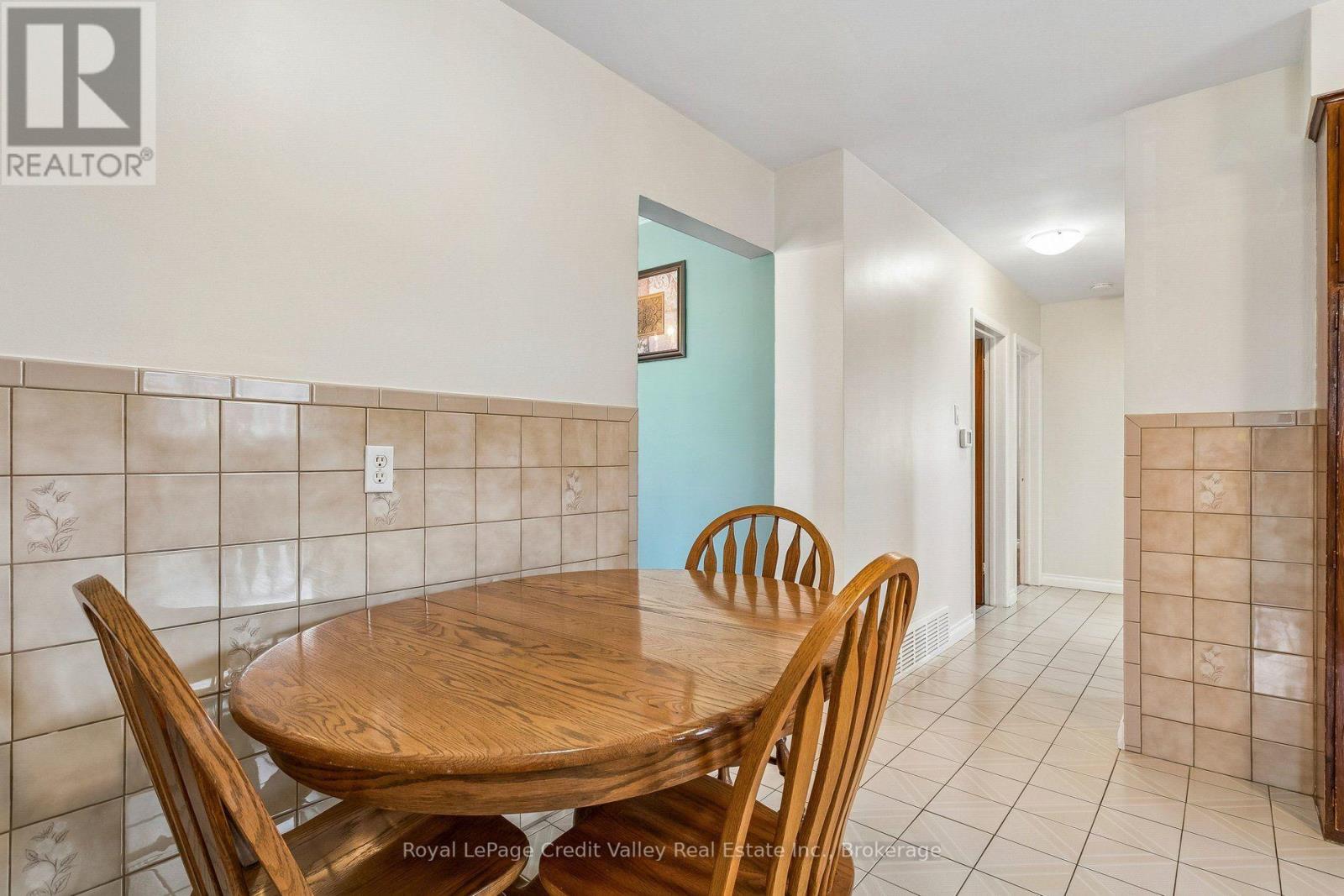 8 MILNER ROAD - 19