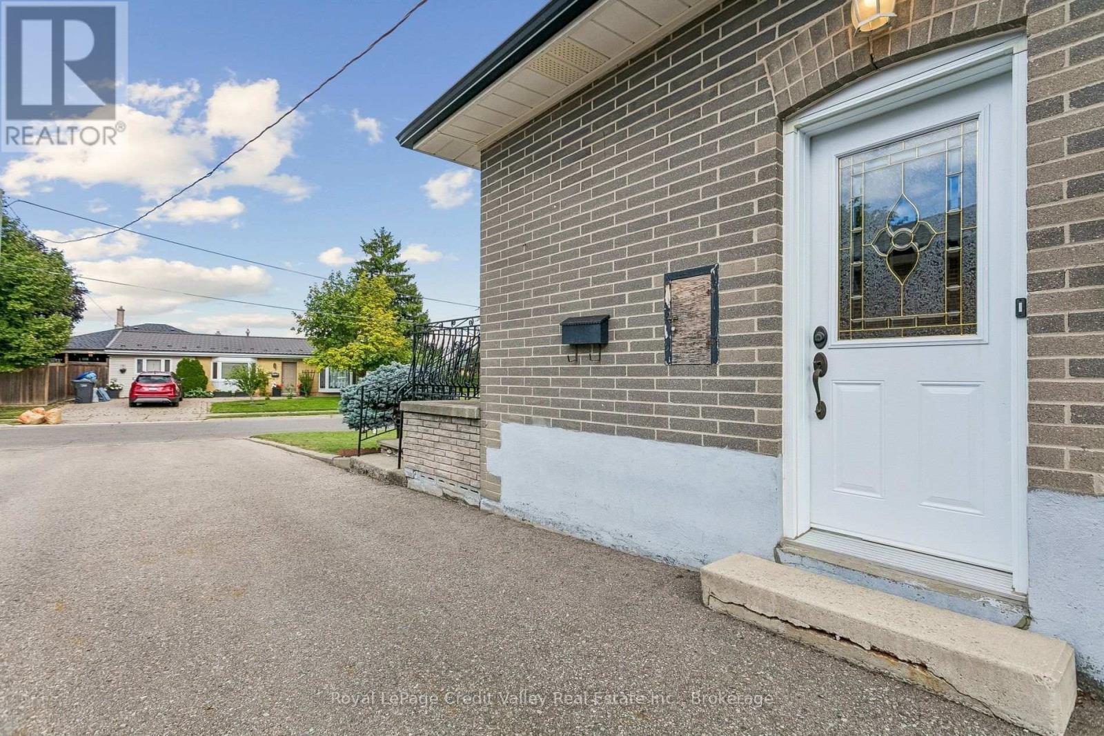 8 MILNER ROAD - 46