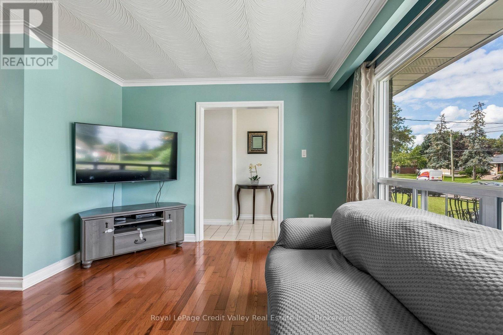 8 MILNER ROAD - 8