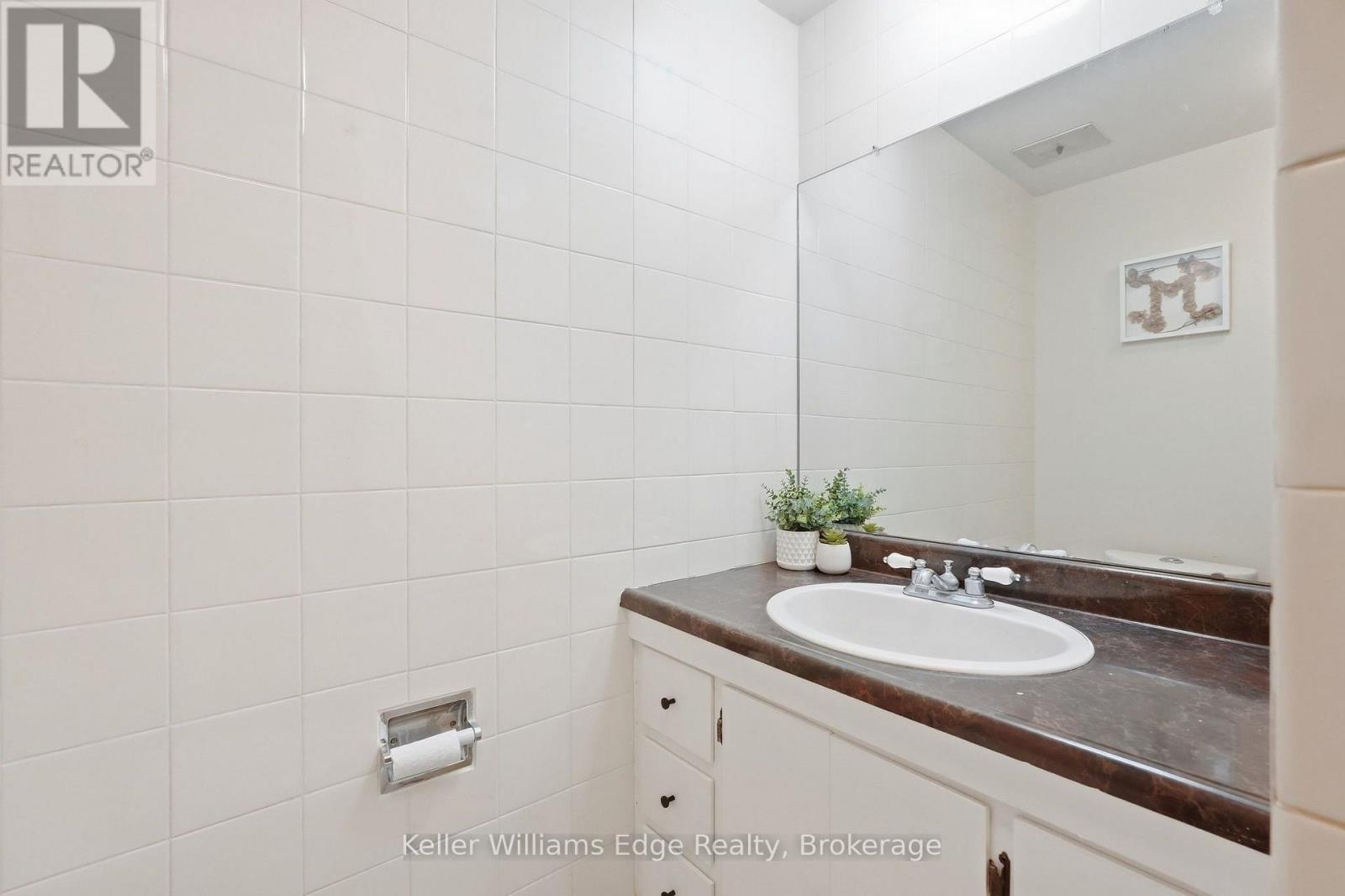 240 BENDAMERE AVENUE - Image 37