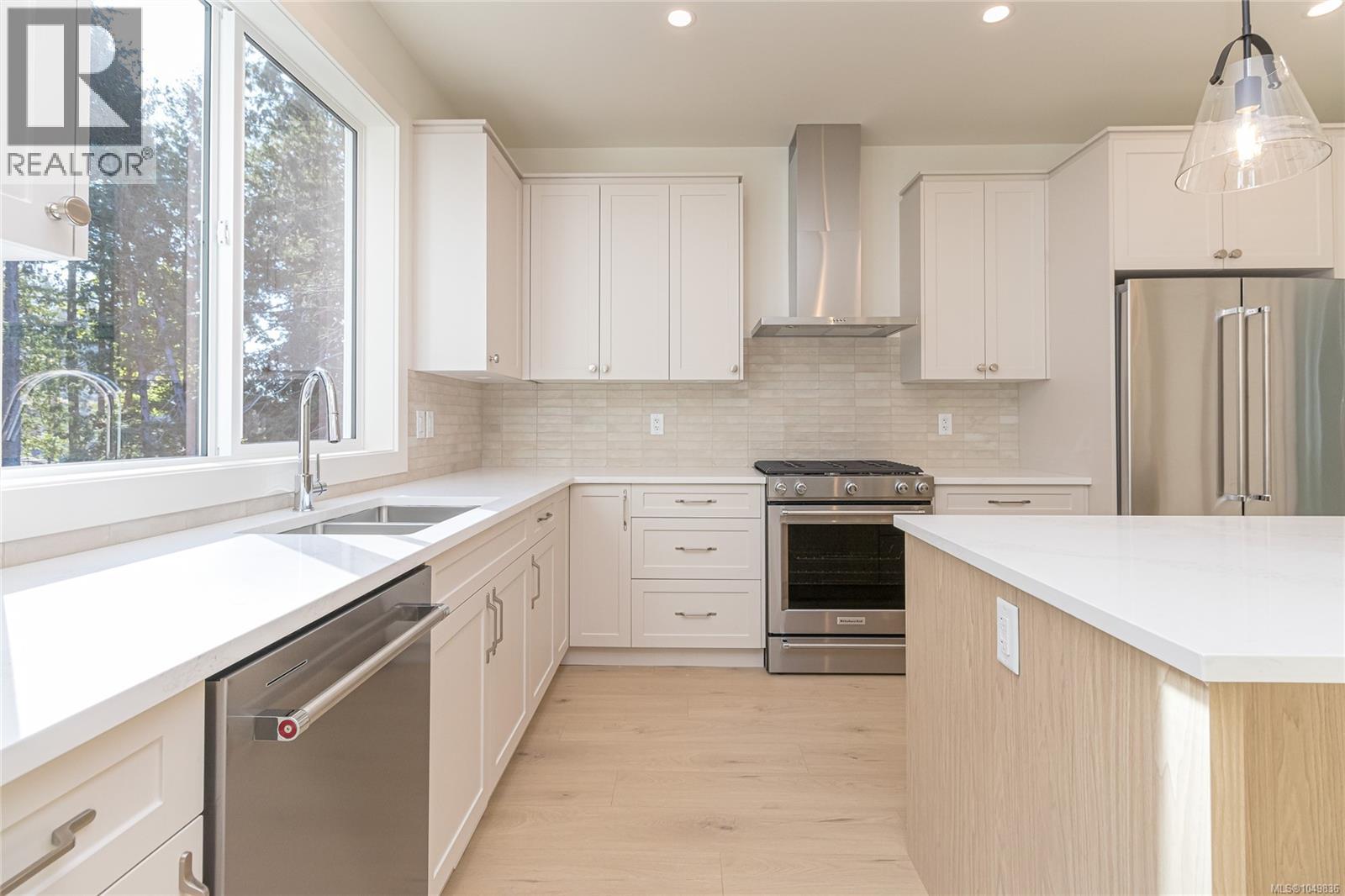 2180 Bellflower Dr - Image 13