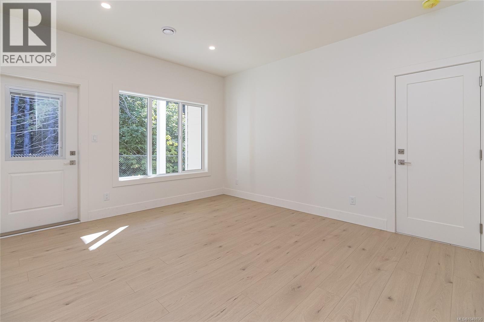 2180 Bellflower Dr - Image 30