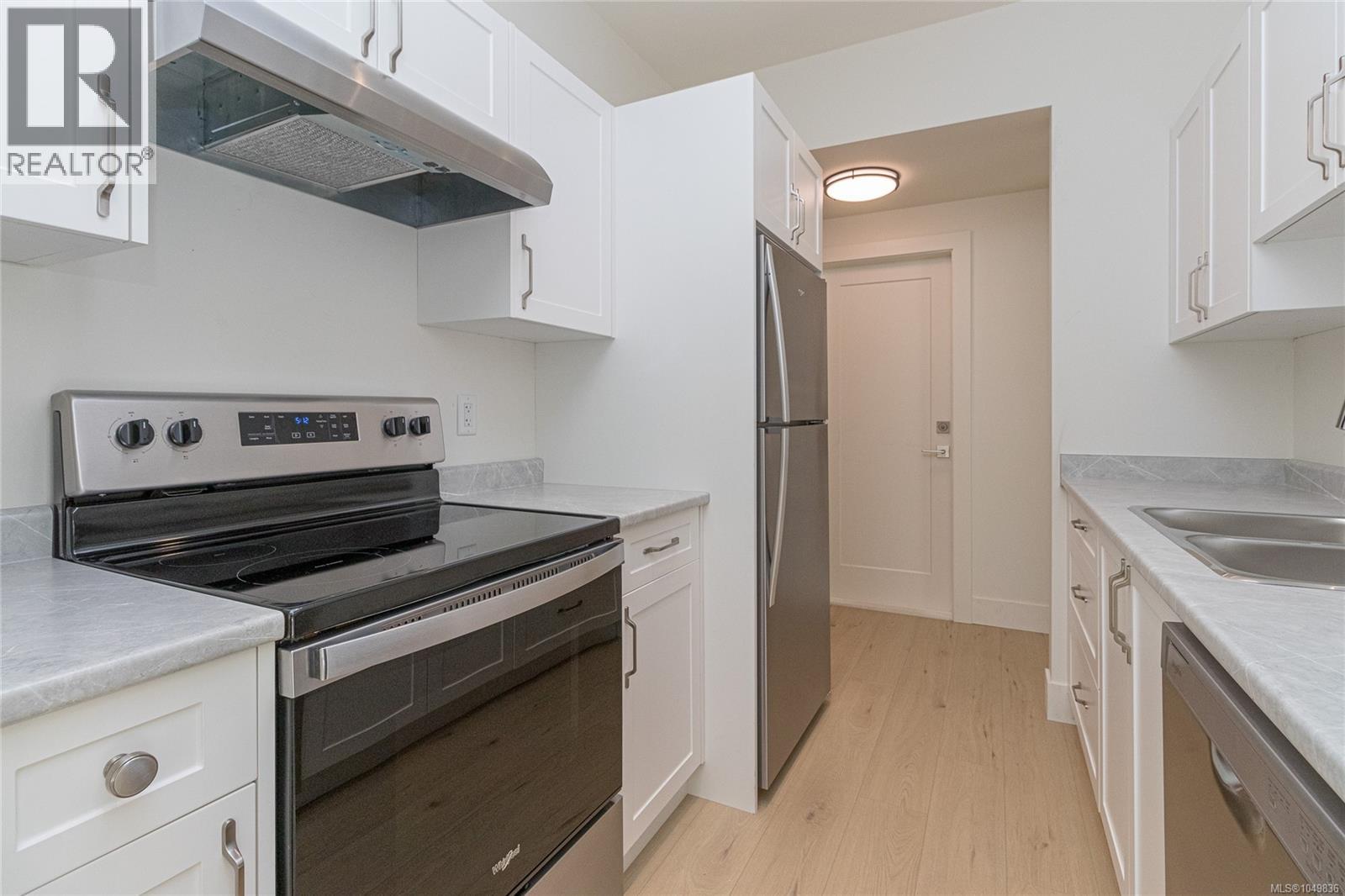 2180 Bellflower Dr - Image 34