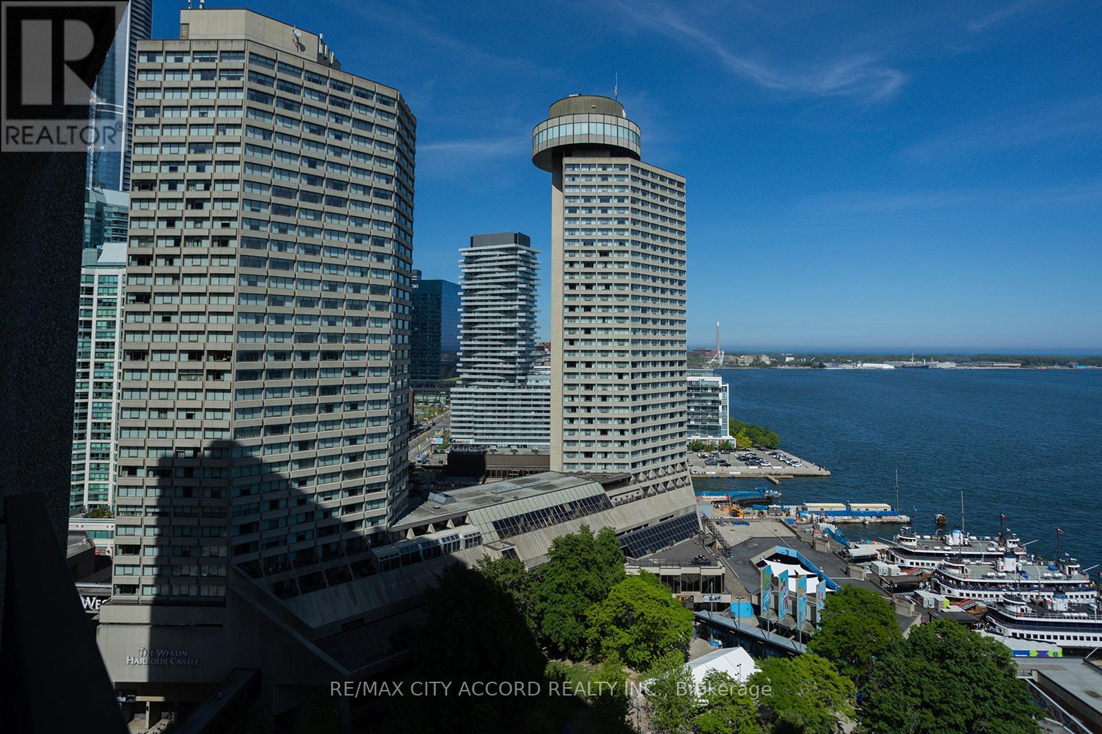Photo of 2018 - 33 HARBOUR SQUARE