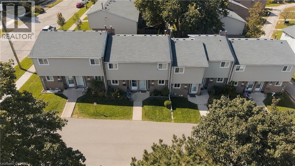 #D 316 BLUEVALE Street N - 33
