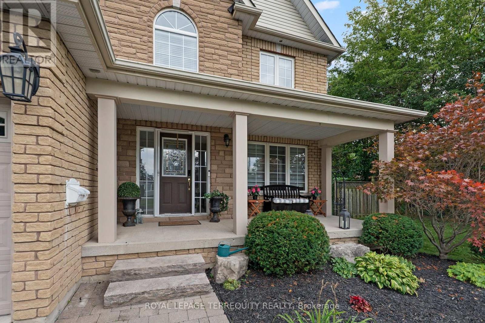 611 Capilano Crescent, Oshawa, ON photo 2