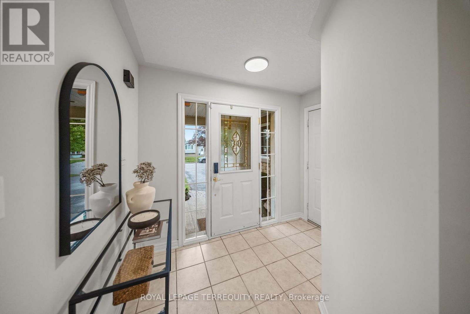 611 Capilano Crescent, Oshawa, ON photo 3