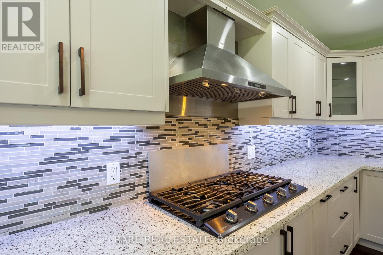 258 UNION AVENUE - 20