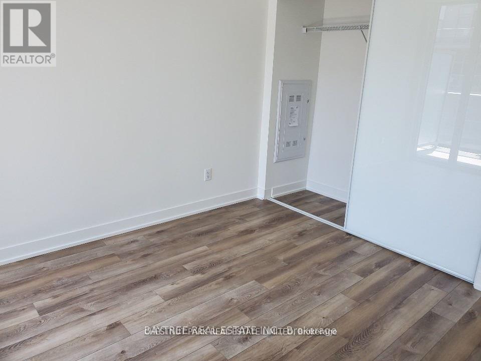 Photo of 912 - 30 BASEBALL PLACE