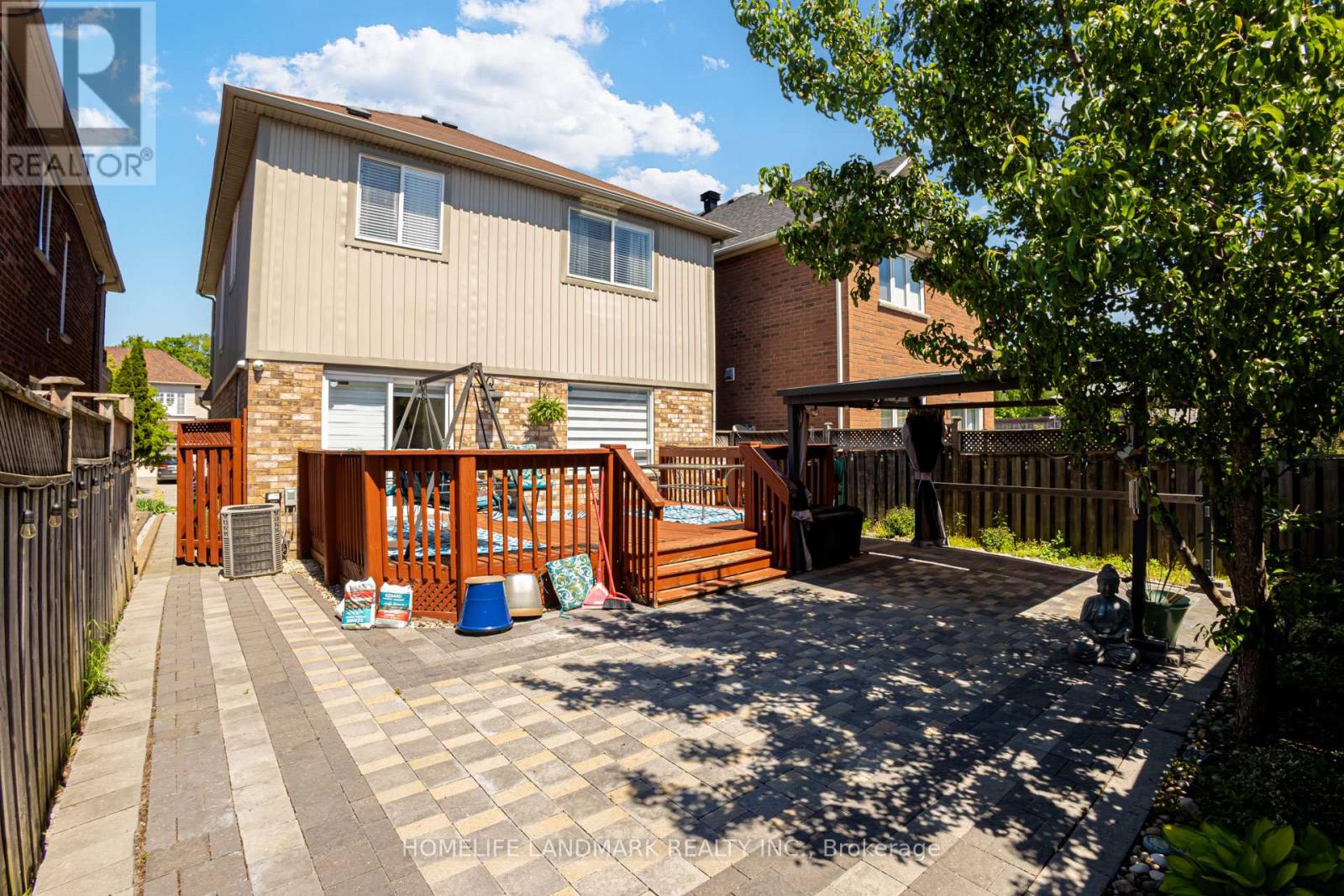 111 KNOWLES DRIVE - 28