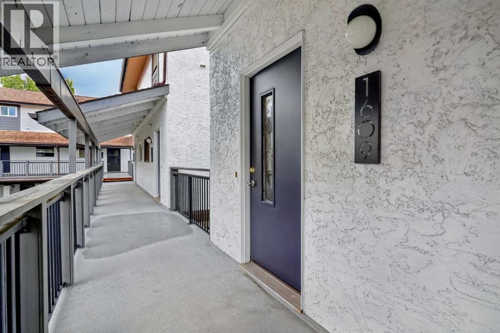 #1609 2520 Palliser Drive SW - 30