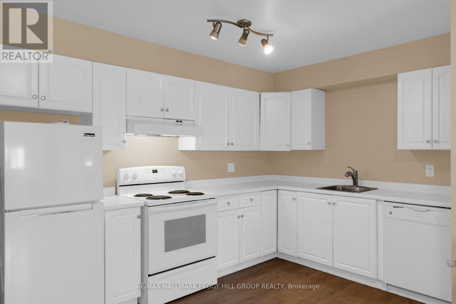 #B02 120 Bell Farm Road, Barrie (Alliance), Ontario, L4M6J2, Barrie (Alliance), Ontario — photo 2 of 5