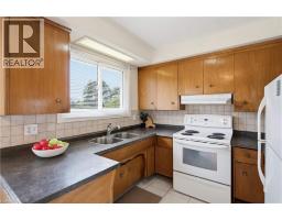 1101 Mohawk Road E, Hamilton, ON L8T2S4 Photo 12