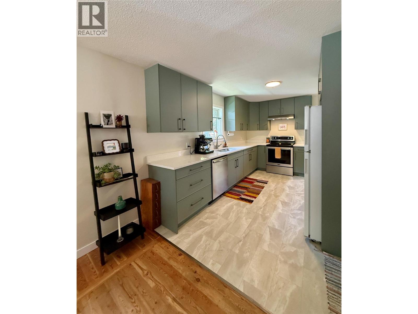 225 Dalgren Street - Image 20