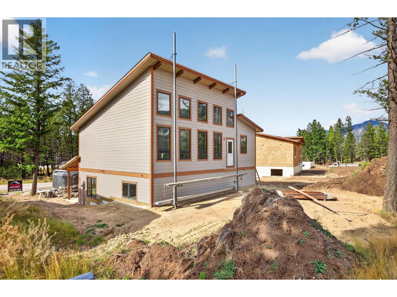 1210 Swansea Crescent - Image 5