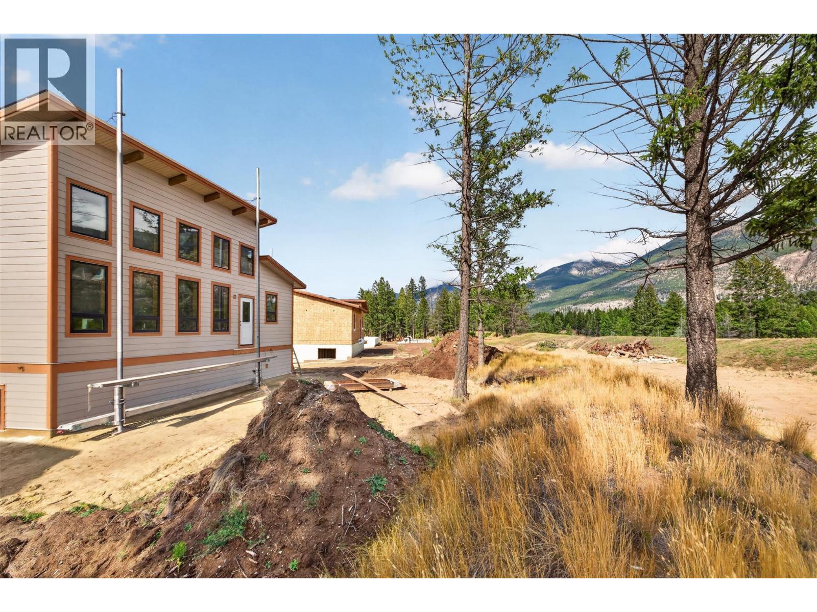 1210 Swansea Crescent - Image 6