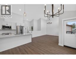 Kitchen - 1210 Swansea Crescent, Windermere, BC V0B1J0 Photo 11