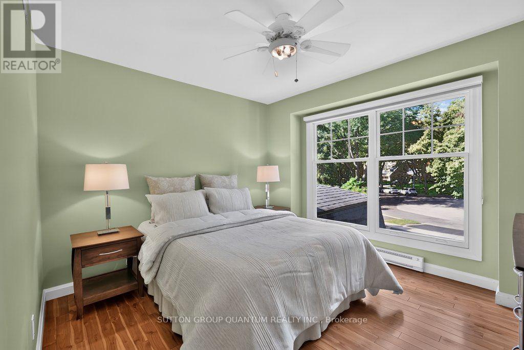 1526 GREEN GLADE - Image 29