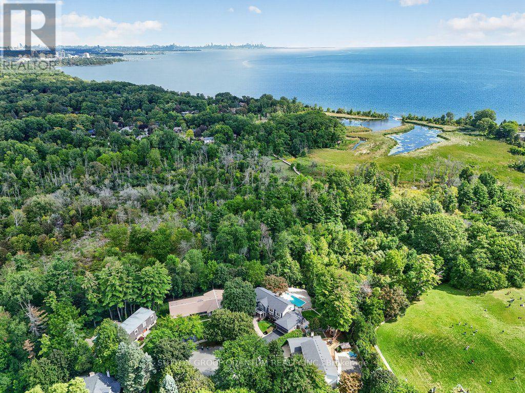 1526 GREEN GLADE - 48