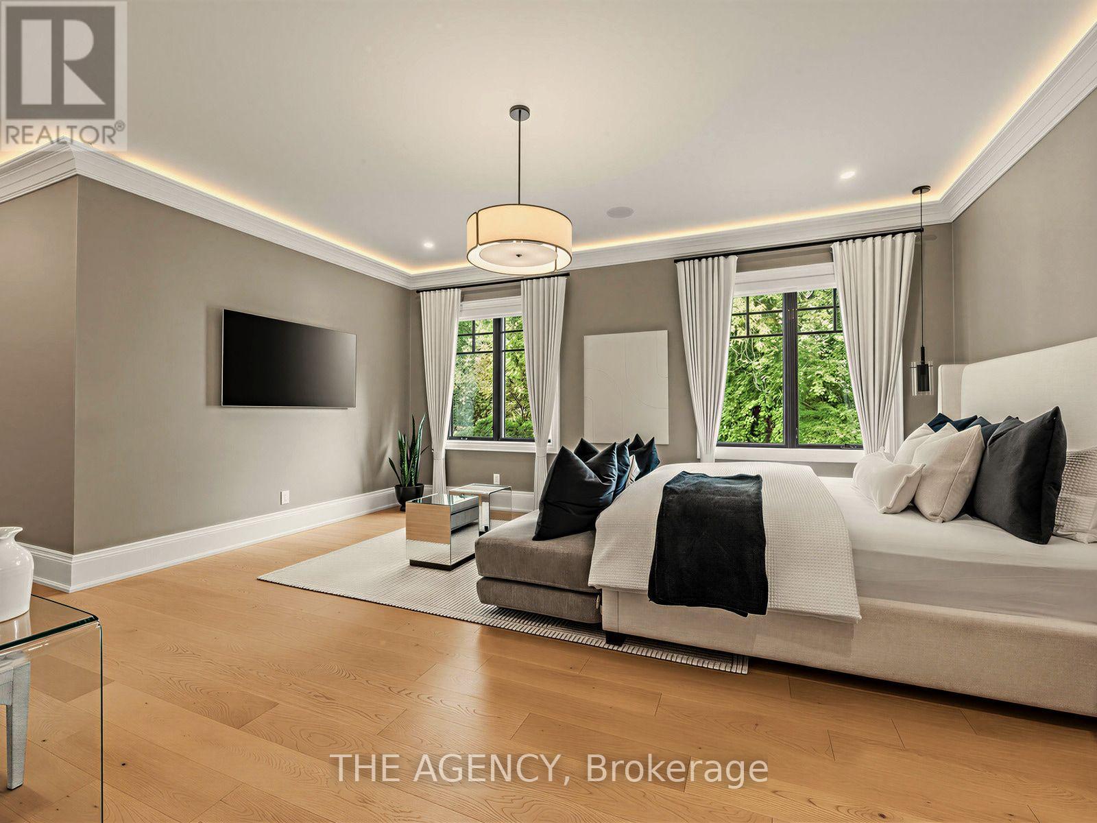 1529 VENETIA DRIVE - 25