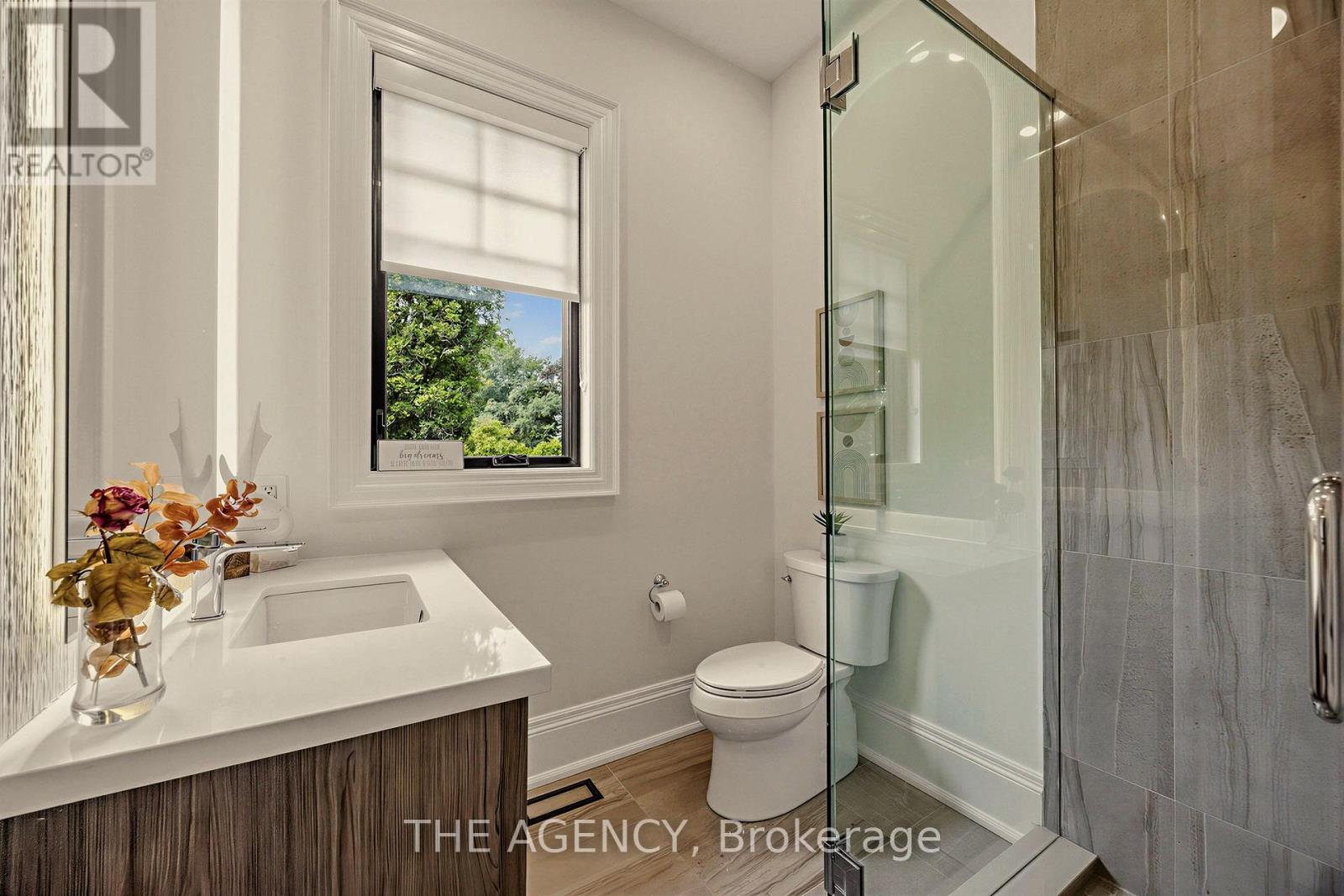 1529 VENETIA DRIVE - Image 31