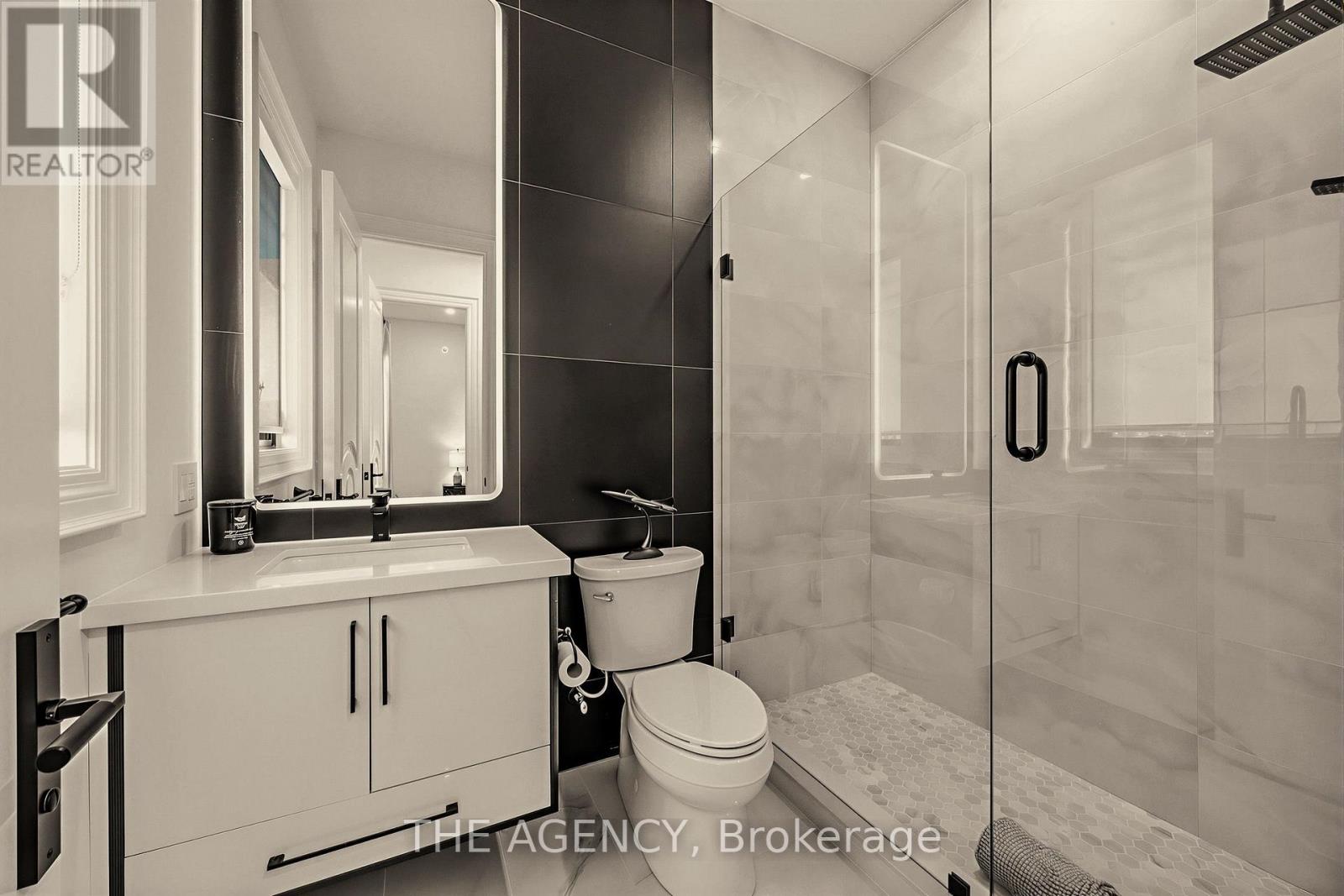 1529 VENETIA DRIVE - Image 33