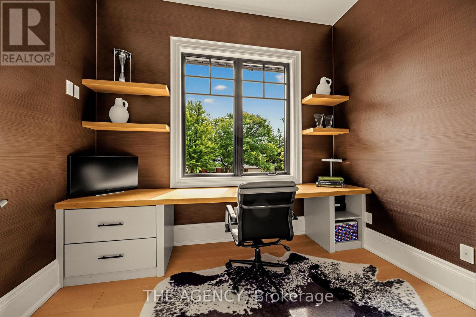 1529 VENETIA DRIVE - Image 34