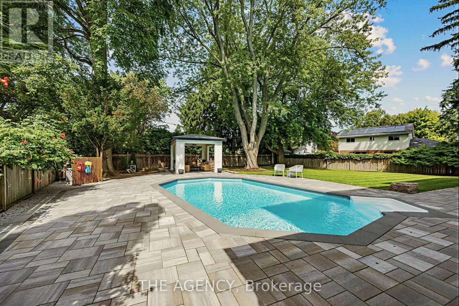 1529 VENETIA DRIVE - 45