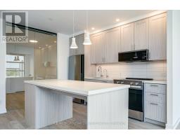409 - 2946 Dundas Street West Street W, Toronto, ON M6P1Y8 Photo 6