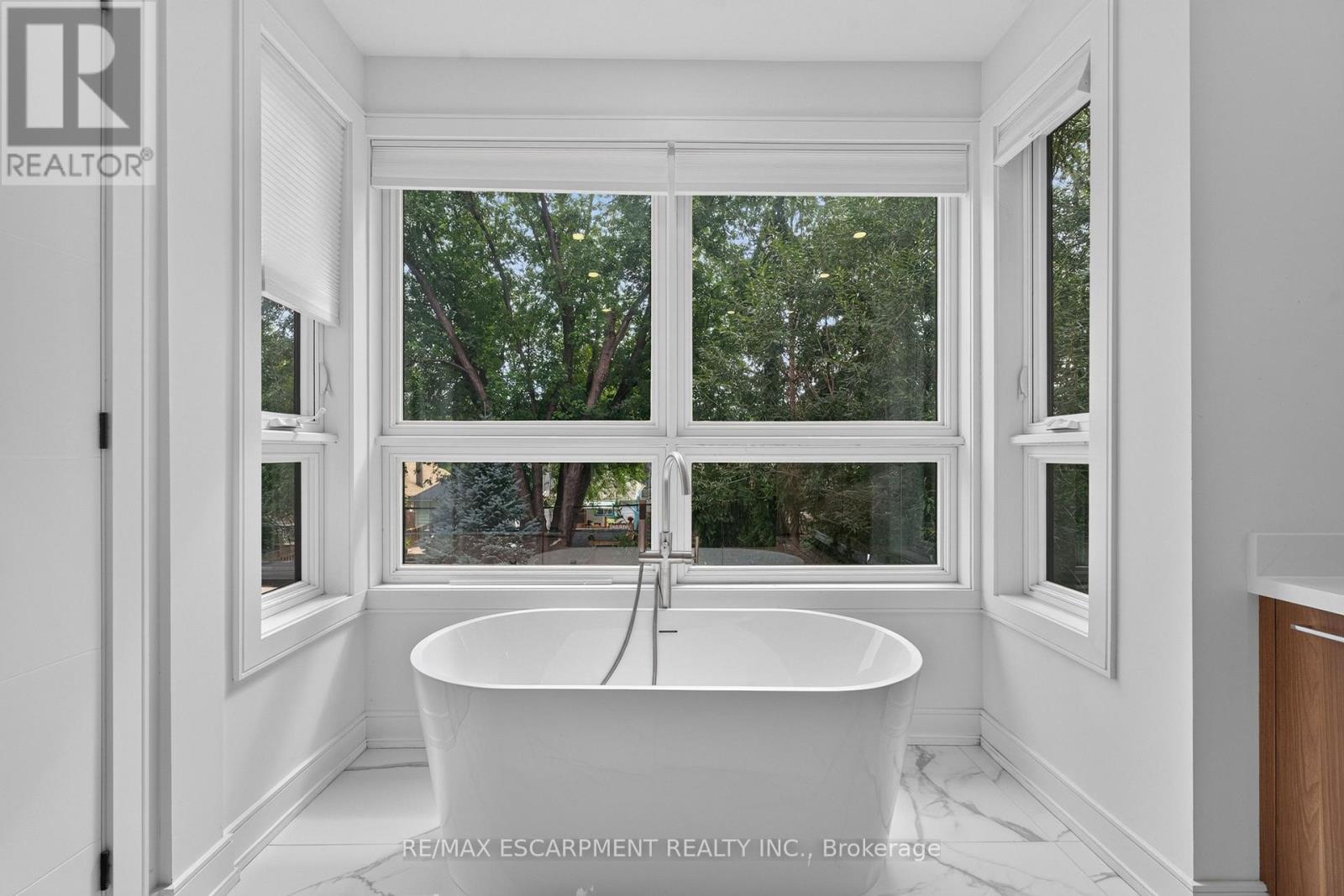 73 ELMA STREET - 19